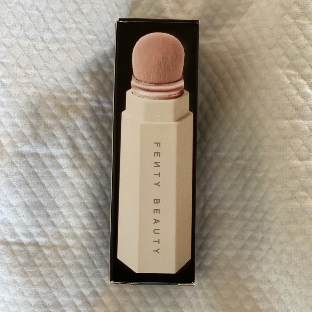 FENTY BEAUTY-Portable Contour & Concealer Brush